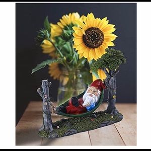 Funny Garden Gnomes Hanging Statue 7.3in Tall Fairy Swinging Leaf Hammock Gnome